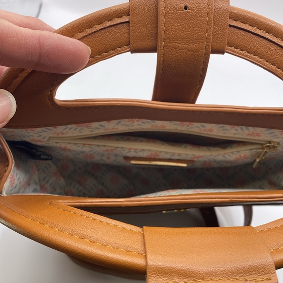 Urban Expression CeCe round basket weave, crossbody purse. Certified Vegan,brown - Picture 5 of 10